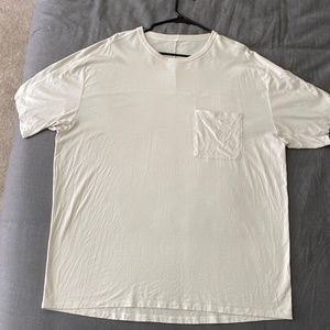 Lulu lemon Fundamental Pocket T